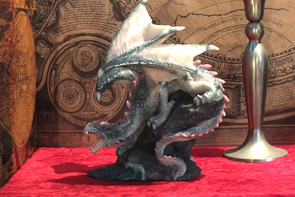 ドラゴンフィギュア(像)Gray Ormarr Dragon On The Rock [不思議雑貨店