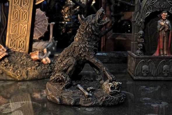 ウルフ オオカミ(狼)ゴシックフィギュア Gothic WareWolf Figurine