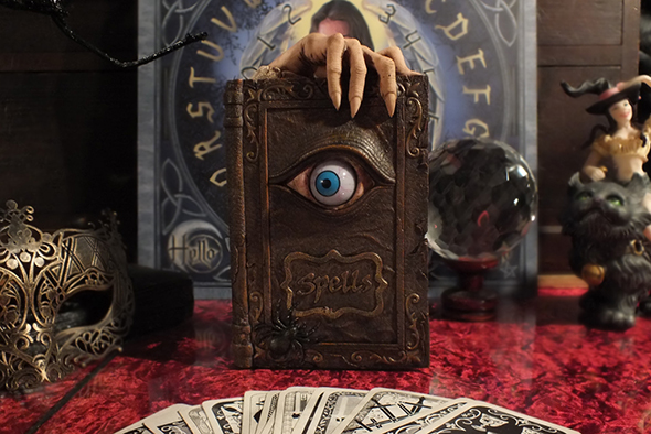 呪文(魔法書)スペルブック 貯金箱 ローリングアイボール Spells Book with Rolling Eye Ball Money Bank