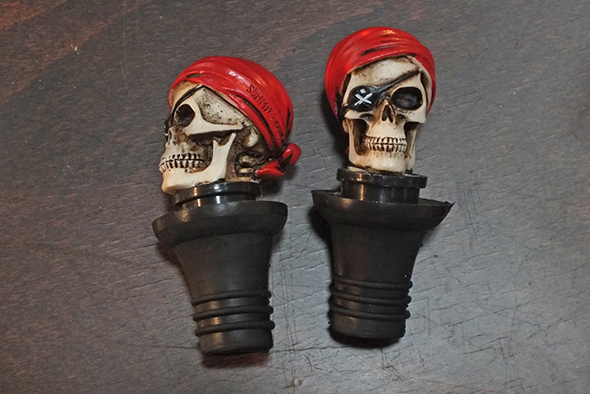 パイレーツ(海賊)スカル ワインストッパー(ペア) Pirate Skull Wine Stopper 2P 