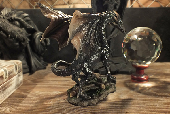 ミディアム ブラックミッドナイトドラゴン フィギュア Medium Black Midnight Dragon Figurine 