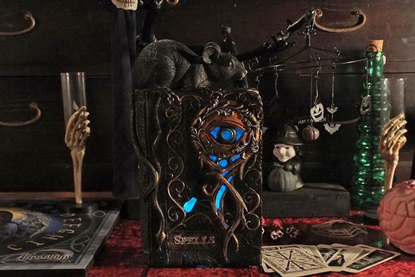 呪文(魔法書)スペルブック マジック(魔女)LEDライトアップデコ Spell Book of Magic LED Lights-up Witch