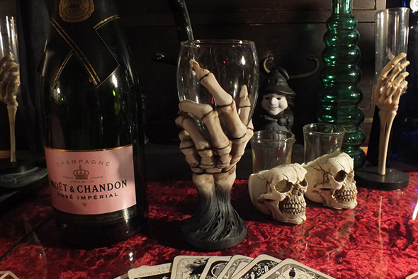 スケルトンハンド グラス チャリス Skeleton Hand Glass Chalice 