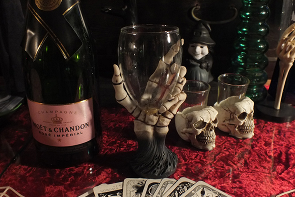 スケルトンハンド グラス チャリス Skeleton Hand Glass Chalice 