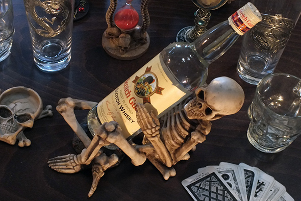 スケルトンワインボトルホルダー Skeleton Wine Bottle Holder