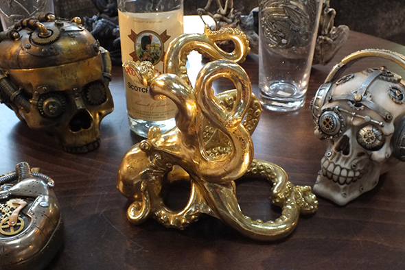 ゴールド オクトパス(タコ)ワインボトルホルダー(タコの置物) Antique Gold Octopus Wine Bottle Holder