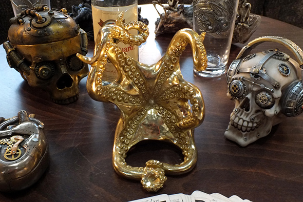 ゴールド オクトパス(タコ)ワインボトルホルダー(タコの置物) Antique Gold Octopus Wine Bottle Holder