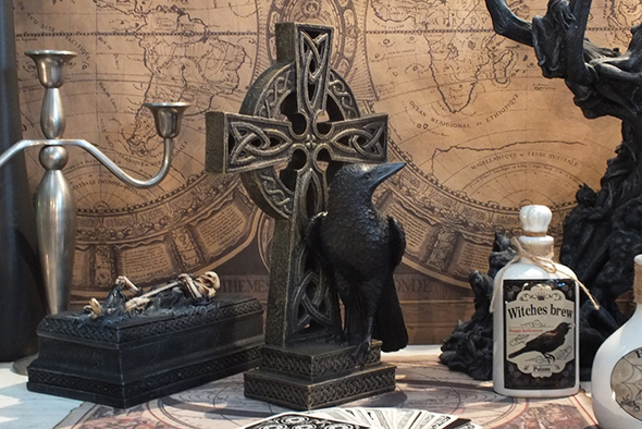 レイヴンオンセルティッククロス スタチュー(像) Celtic Cross with Raven Statue