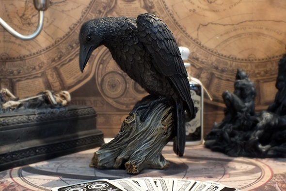 ダークレイヴンオンツリー スタチュー(像) Dark Raven on Tree Statue