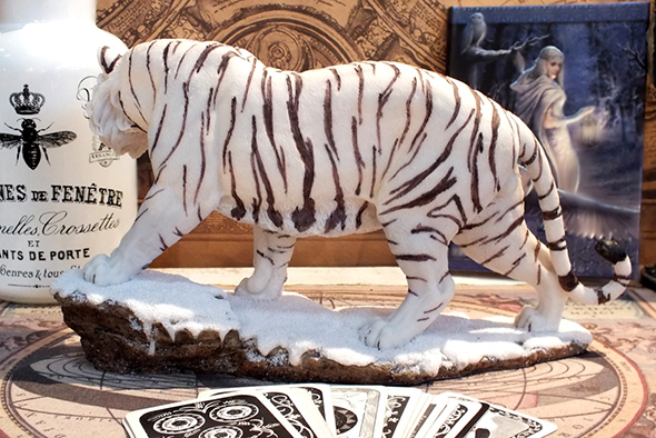 ホワイトタイガー スタチュー アニマルフィギュア White Tiger Statue Animal Figurine