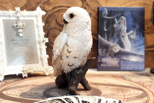 シロフクロウ ホワイトオウル スタチュー(像) アニマルフィギュア Snowy Owl on Stump Statue Animal Figurine