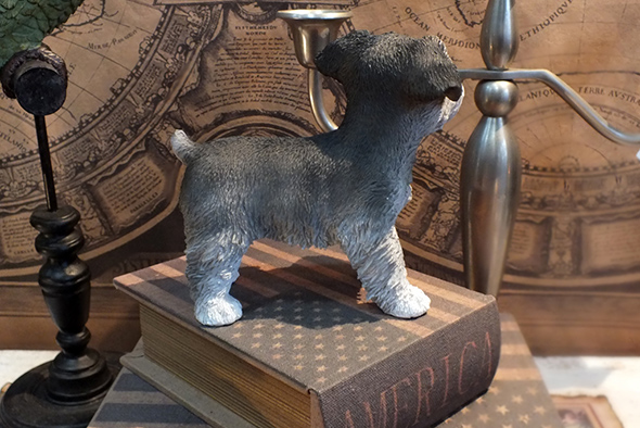 ミニチュア シュナウザー フィギュア/小犬の置物 Miniature Schnauzer figurine Dog Statue