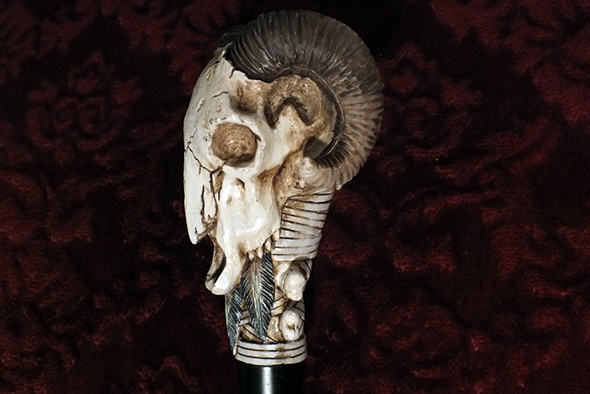 ネイティブアメリカン ラムホーンスカル ウォーキングステッキ
Native Ram Horned Skull Walking Cane