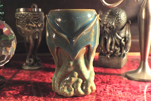 クトゥルフ・モンスタークラーケン セラミックトールパイントマグカップ Cthulhu Monster Kraken Pint Ceramic Mug