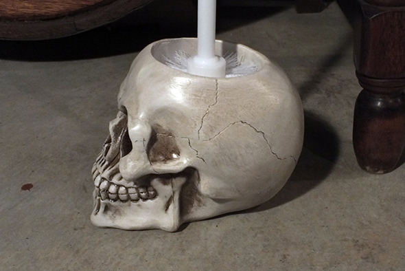 スカルトイレブラシホルダー付きブラシ Skull Toilet Brush Holder  
