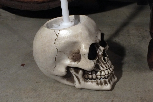 スカルトイレブラシホルダー付きブラシ Skull Toilet Brush Holder  
