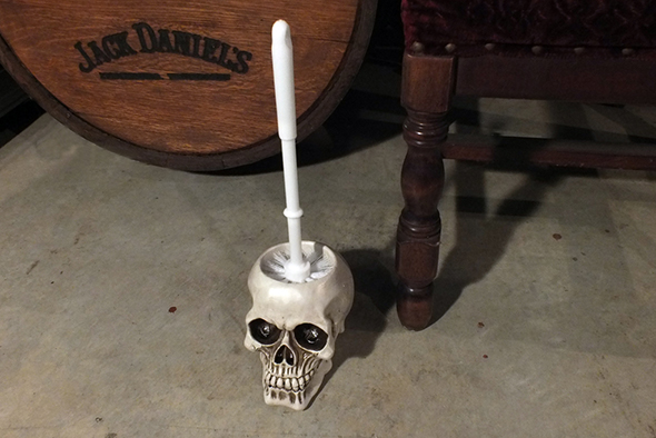 スカルトイレブラシホルダー付きブラシ Skull Toilet Brush Holder  
