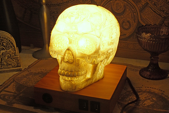 マヤ文明 アステカ(暦石)カレンダー アステカスカルシェード テーブルランプ Aztec Skull Desk Lamp
  
